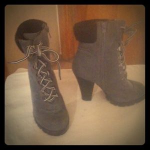 NWOT Adorable stylish high heel boots
